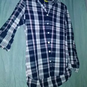 Cute comfy Aeropostale plade botton up